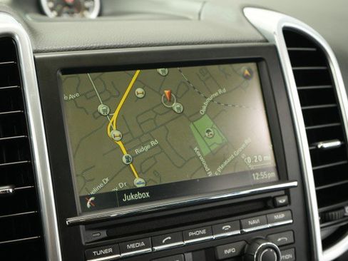 Used 2016 Porsche Cayenne image 42