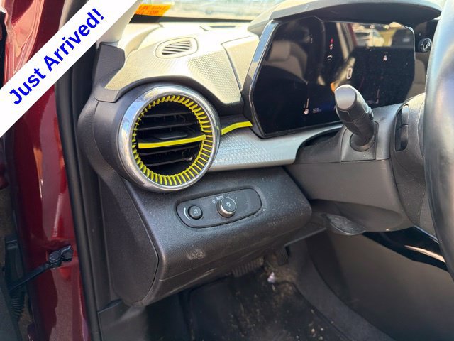 Used 2025 Chevrolet Trax LT w/ Driver Confidence Package FWD image 35