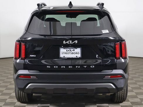 Used 2022 Kia Sorento S w/ Panoramic Sunroof Package AWD/4WD image 14