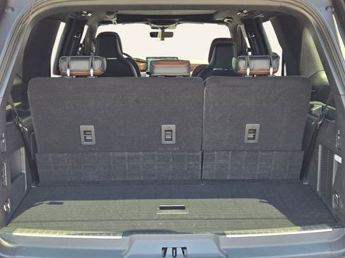 Used 2024 Lincoln Navigator Reserve AWD/4WD image 13