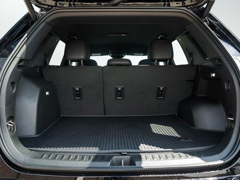 New 2026 GMC Terrain AT4 w/ LPO, Floor Liner Package image 8