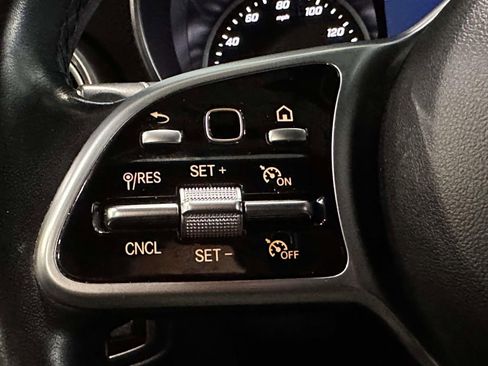 Used 2022 Mercedes-Benz GLC 300 4MATIC image 22