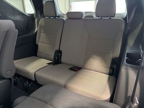 Used 2025 Chevrolet Traverse LT FWD image 26