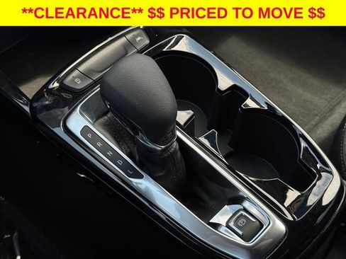 Used 2025 Chevrolet Trax LT FWD image 23