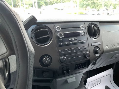 Used 2016 Ford F250 XL w/ Power Equipment Group AWD/4WD image 14