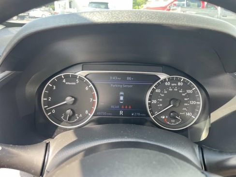 Used 2024 Nissan Altima 2.5 SV FWD image 32
