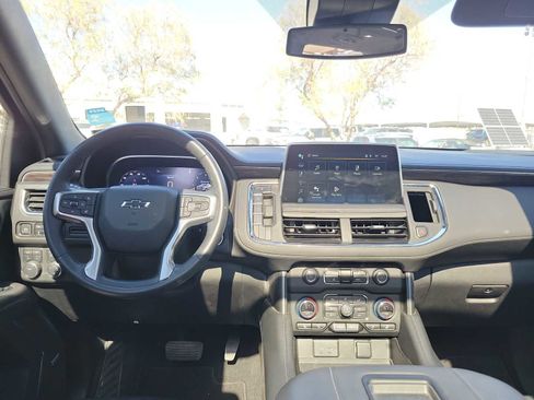 Used 2024 Chevrolet Suburban Z71 w/ Luxury Package image 10