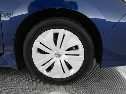 Used 2025 Nissan Leaf S FWD image 19
