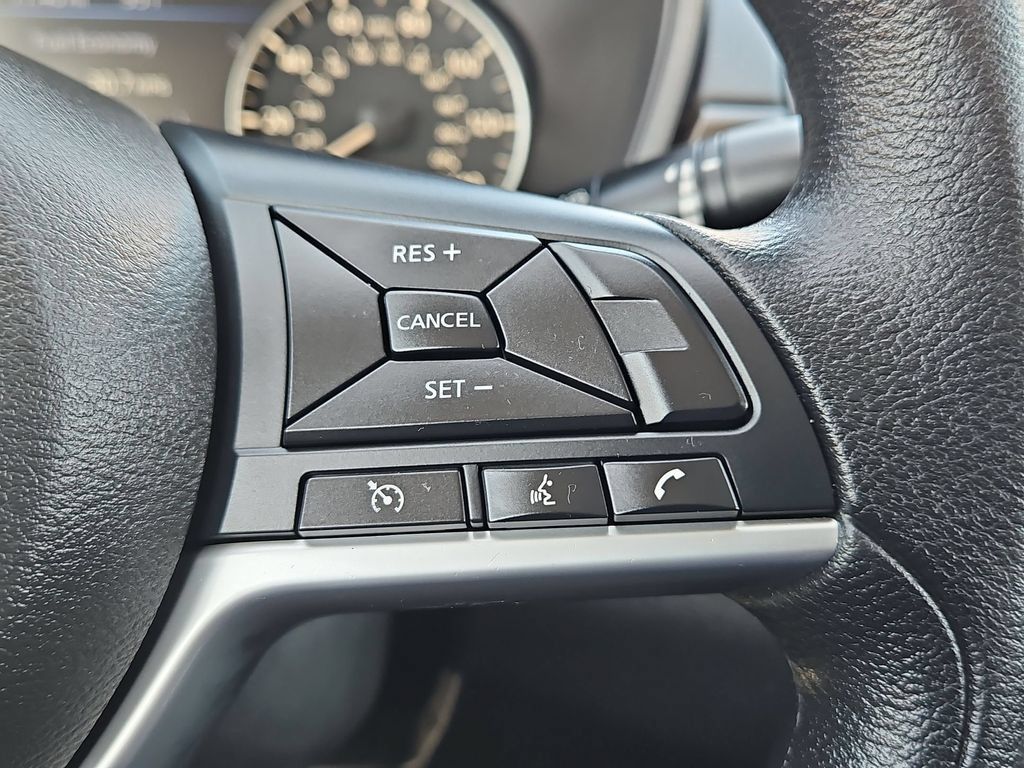 Used 2025 Nissan Altima 2.5 SV FWD image 22