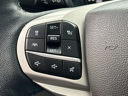 Used 2022 Ford Explorer XLT w/ Equipment Group 202A image 33