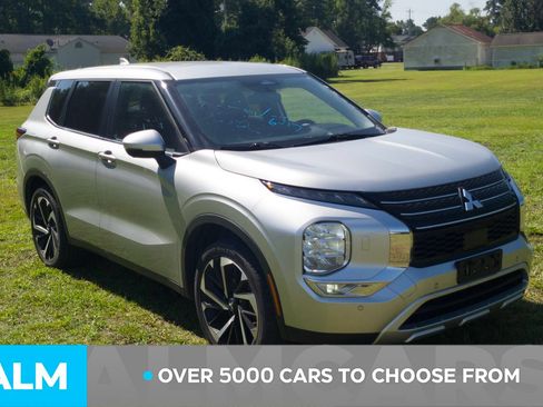 Used 2024 Mitsubishi Outlander SE AWD/4WD image 2