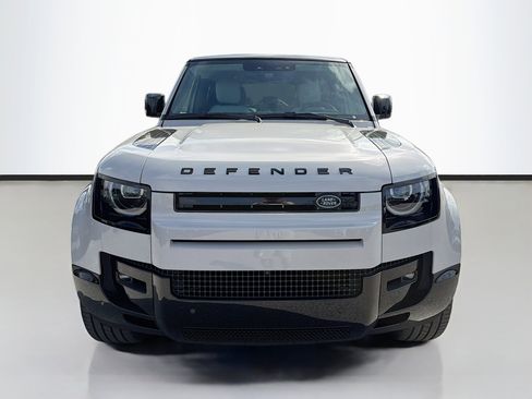 New 2026 Land Rover Defender 130 X-Dynamic SE image 8