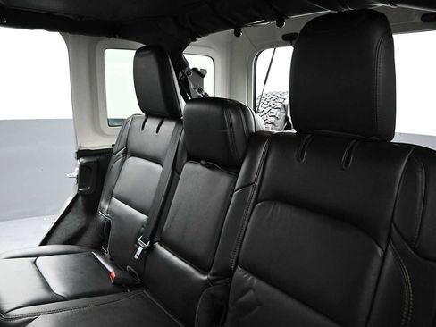 Used 2021 Jeep Wrangler Unlimited Rubicon w/ Dual Top Group AWD/4WD image 26