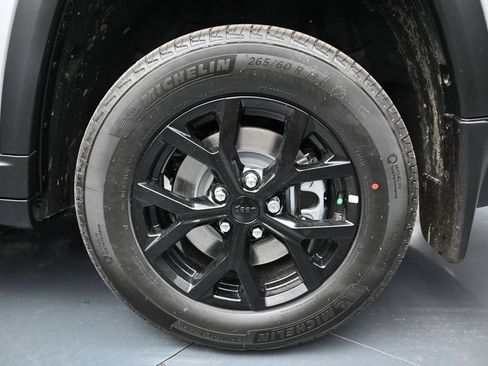 New 2026 Jeep Grand Cherokee L 4WD image 3