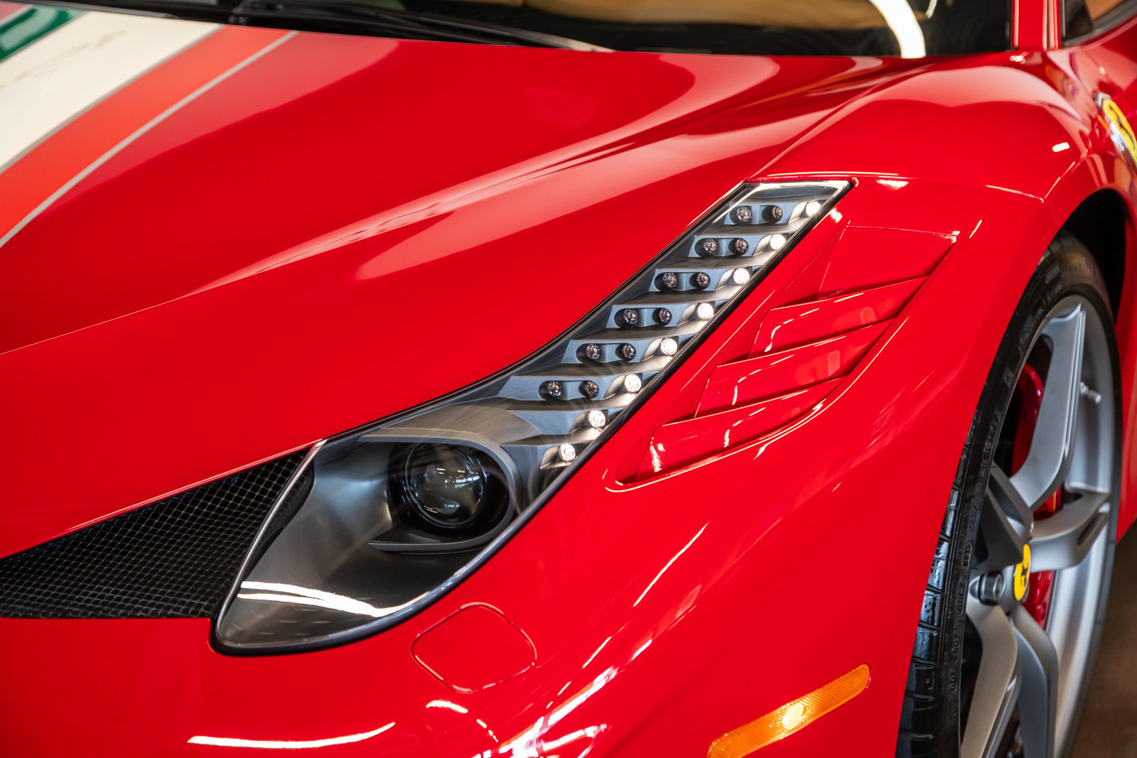 Used 2015 Ferrari 458 Speciale Coupe RWD image 21
