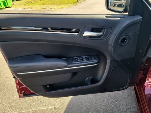 Used 2023 Chrysler 300 Touring L image 14