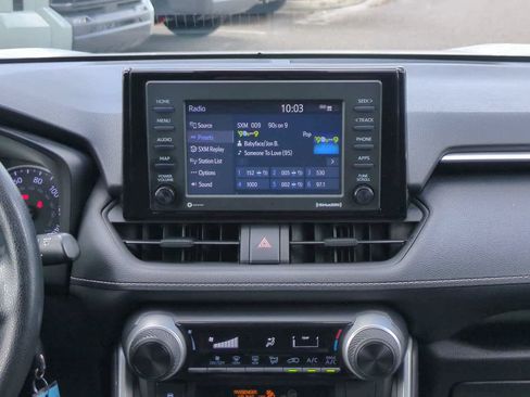 Used 2022 Toyota RAV4 LE FWD image 17