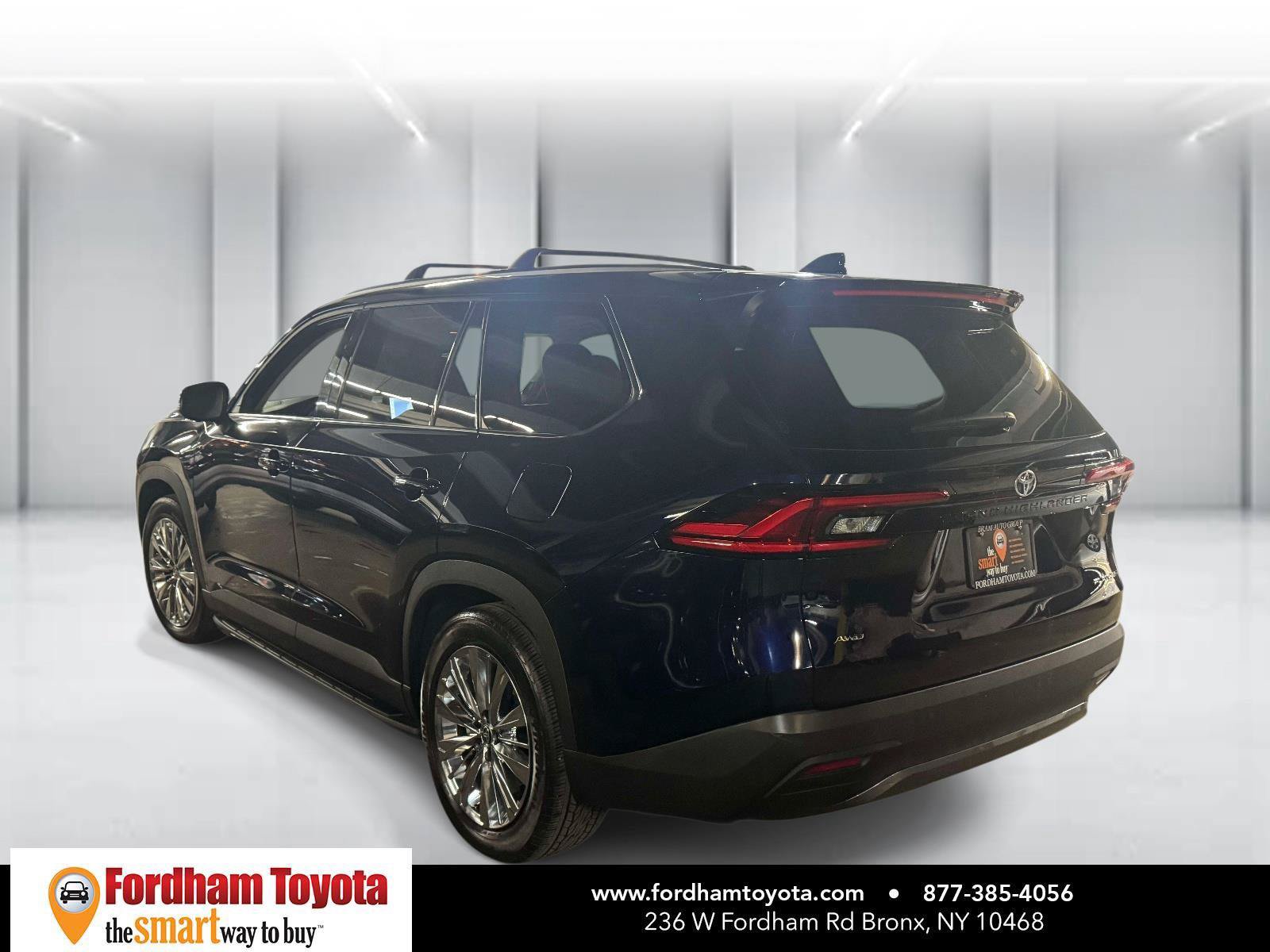 Used 2024 Toyota Grand Highlander AWD image 5