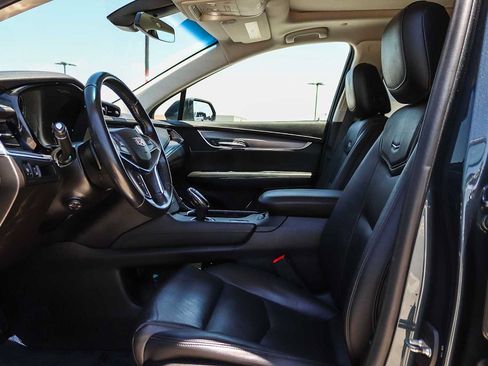 Used 2019 Cadillac XT5 Premium Luxury FWD image 17