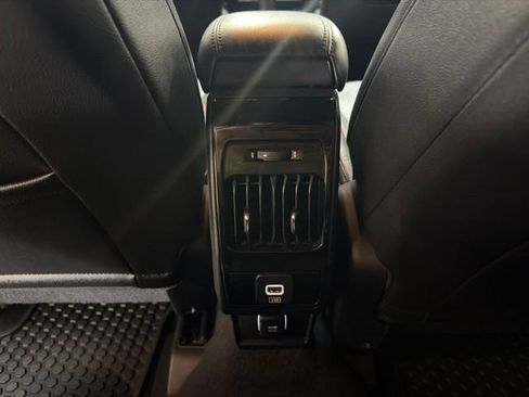 Used 2024 Jeep Compass Trailhawk AWD/4WD image 18