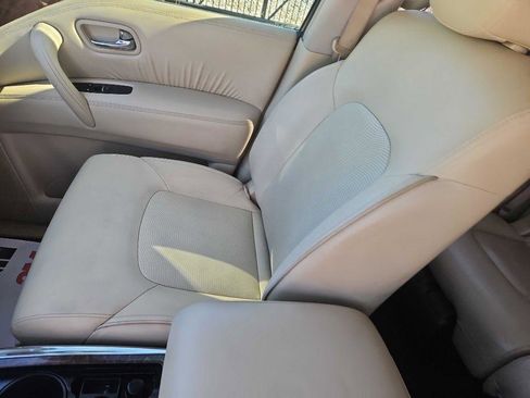 Used 2017 INFINITI QX80 4WD w/ Driver Assistance Package image 13