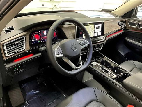New 2026 Volkswagen Atlas SEL image 8