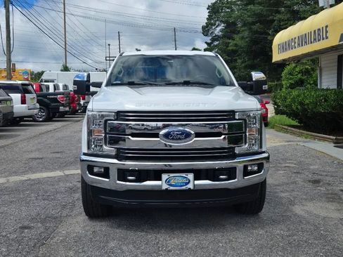 Used 2017 Ford F250 Lariat image 3