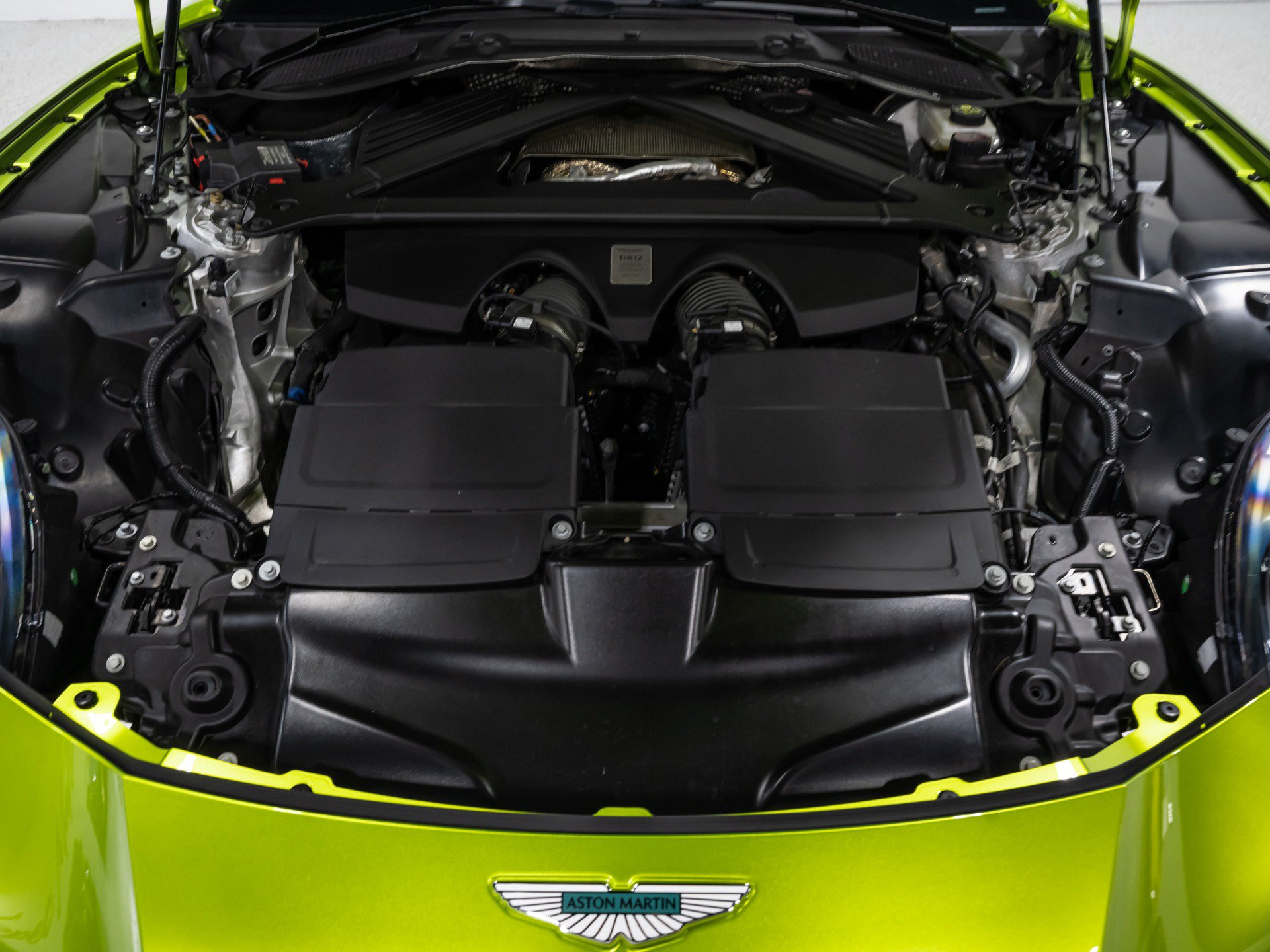 Used 2024 Aston Martin DB12 Coupe RWD image 79
