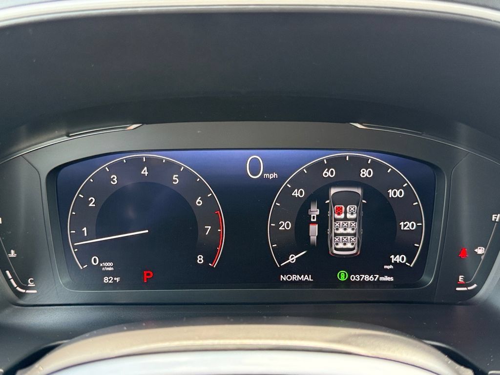 Used 2025 Honda Pilot Elite image 13