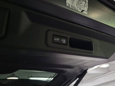 Used 2025 Toyota Sequoia Capstone AWD/4WD image 10