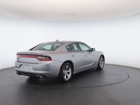 Used 2016 Dodge Charger SXT image 26
