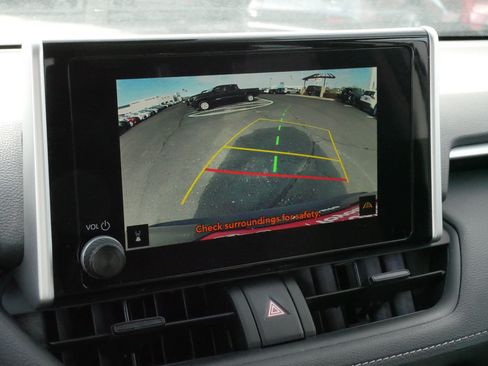 Certified 2025 Toyota RAV4 XLE AWD/4WD image 30