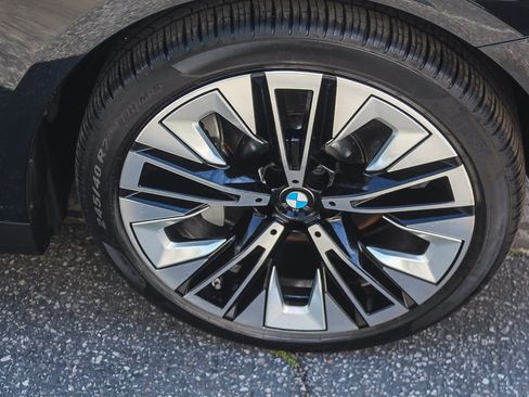 Used 2026 BMW 530i xDrive w/ Premium Package AWD/4WD image 9