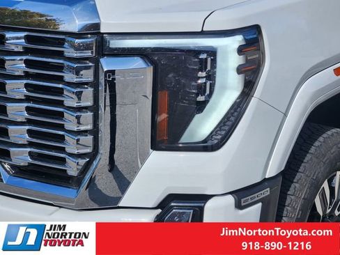 Used 2025 GMC Sierra 2500 Denali w/ Denali Reserve Package image 11
