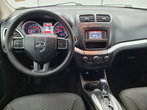 Used 2019 Dodge Journey SE FWD image 22