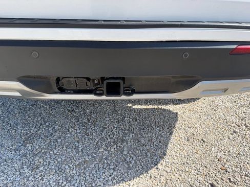 Used 2023 Ford Explorer XLT w/ Equipment Group 202A AWD/4WD image 9