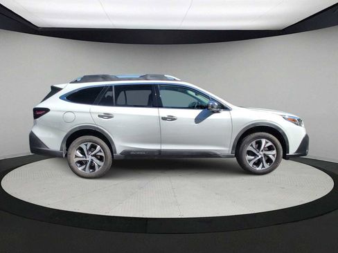 Used 2020 Subaru Outback Touring AWD/4WD image 9