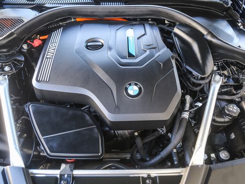 Certified 2023 BMW 530e w/ M Sport Package image 24