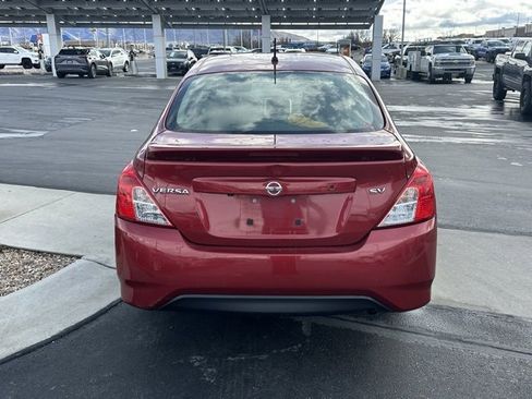 Used 2019 Nissan Versa SV image 5