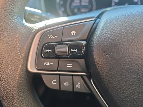 Used 2020 Honda Accord EX image 24
