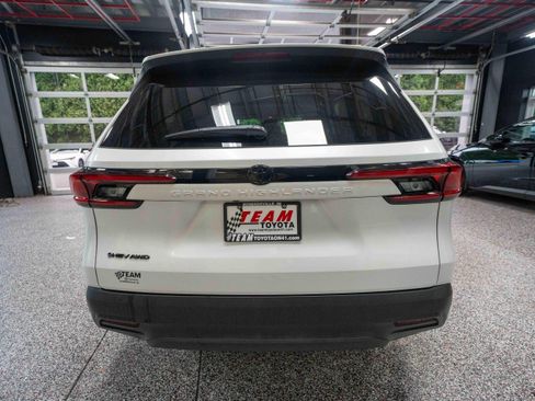 Used 2025 Toyota Grand Highlander AWD Hybrid image 3