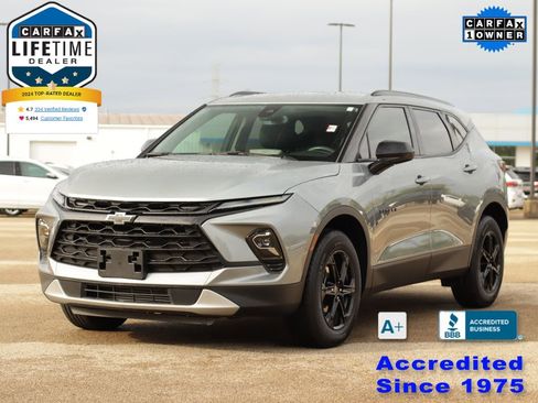 Used 2024 Chevrolet Blazer LT w/ Convenience Package FWD image 3