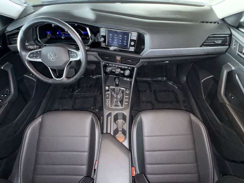 Certified 2023 Volkswagen Jetta SE w/ Panoramic Sunroof Package FWD image 24