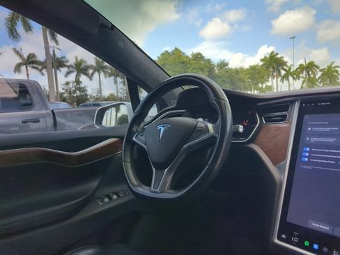 Used 2017 Tesla Model X 90D AWD/4WD image 25