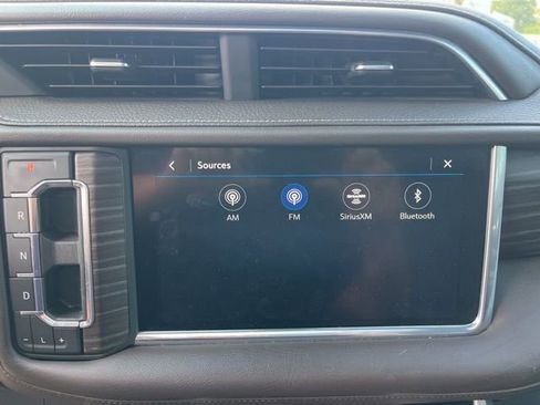 Used 2021 GMC Yukon XL Denali w/ Denali Premium Package RWD image 32