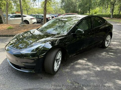 Used 2023 Tesla Model 3 Standard Range RWD image 3