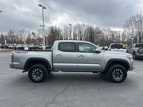 Used 2021 Toyota Tacoma TRD Off-Road w/ Technology Package image 4