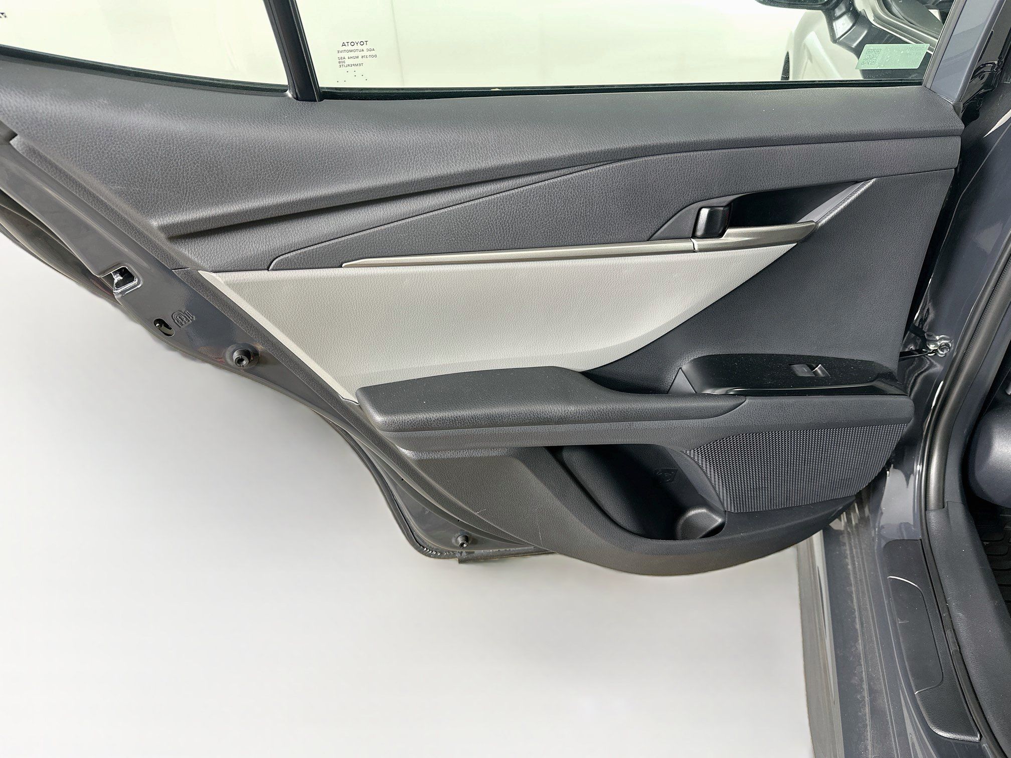 Used 2026 Toyota Camry SE FWD image 25