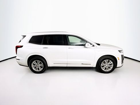 Used 2024 Cadillac XT6 Luxury image 2