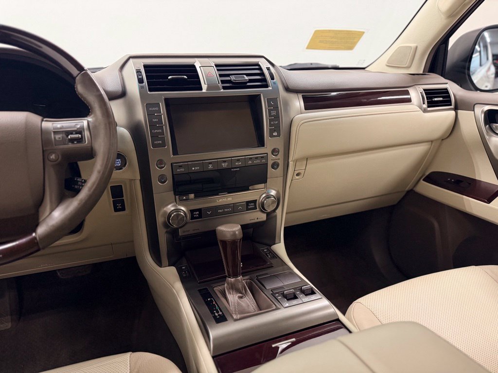 Used 2019 Lexus GX 460 Premium w/ Premium Package AWD/4WD image 17